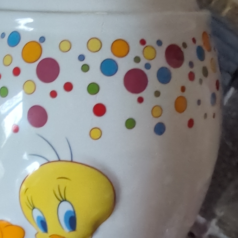 Warner Bros White Decor Jar with Tweety Bird Accents - Picture 5 of 6
